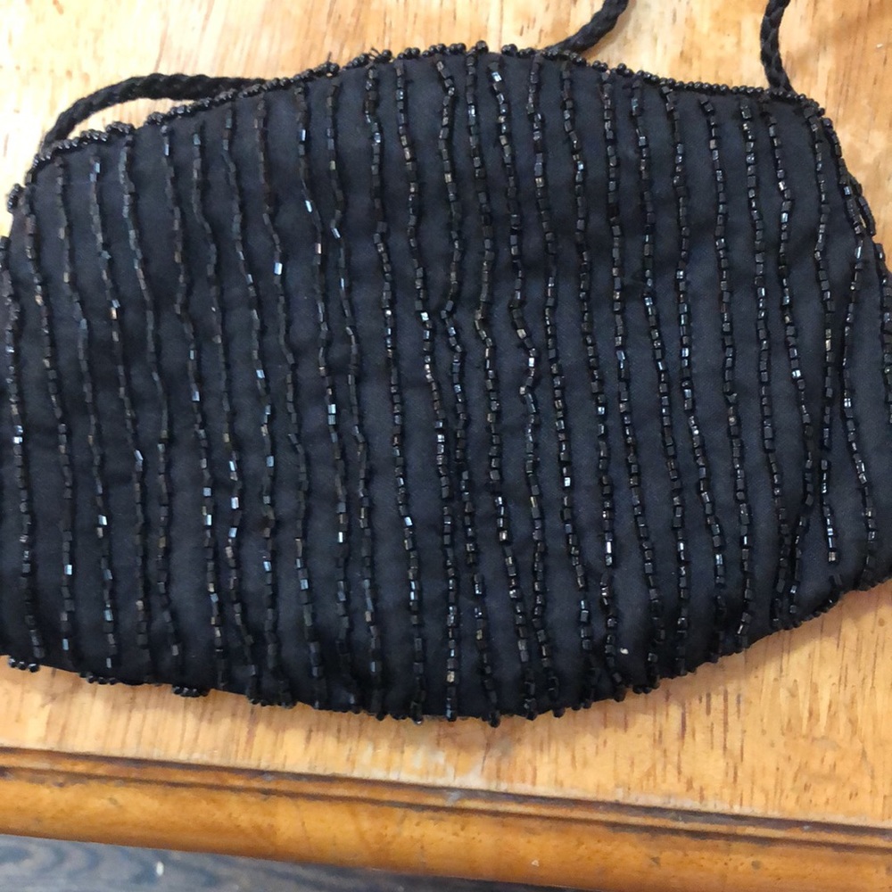 Small beaded and sequined purse. - Picture 5 of 7